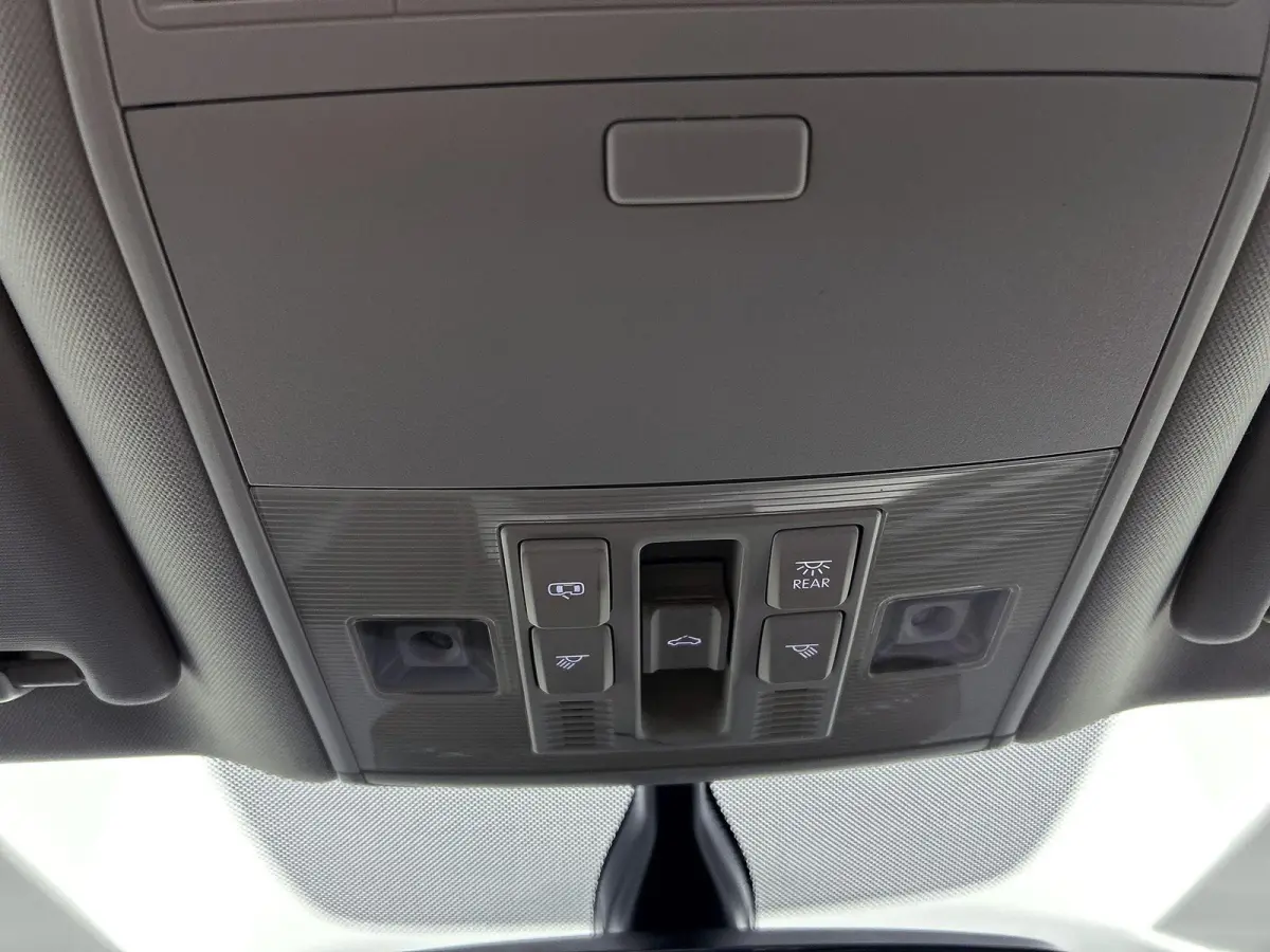 1.4 TSI GTE Connected Series Plus | Apple Carplay / Android Auto | Panoramadak | Stoelverwarming | Achteruitrijcamera | Parkeersensoren |