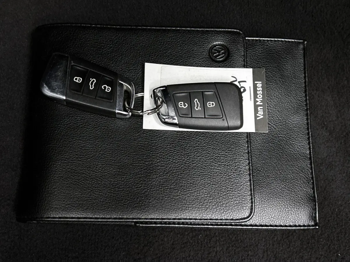 1.4 TSI GTE Connected Series Plus | Apple Carplay / Android Auto | Panoramadak | Stoelverwarming | Achteruitrijcamera | Parkeersensoren |