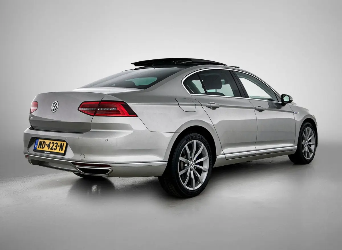 1.4 TSI GTE Connected Series Plus | Apple Carplay / Android Auto | Panoramadak | Stoelverwarming | Achteruitrijcamera | Parkeersensoren |