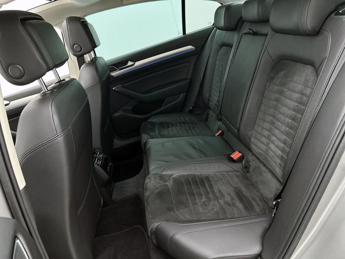 1.4 TSI GTE Connected Series Plus | Apple Carplay / Android Auto | Panoramadak | Stoelverwarming | Achteruitrijcamera | Parkeersensoren |