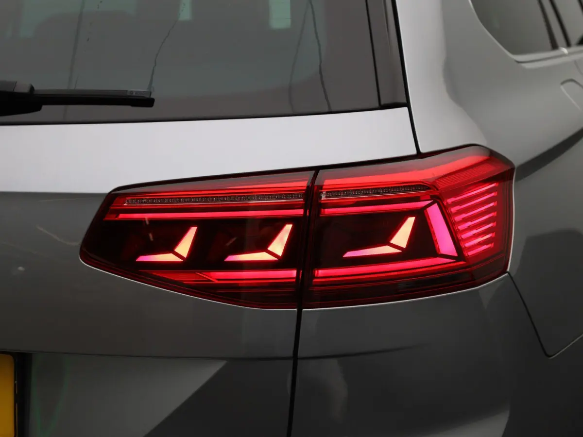 1.5 TSI R-Line Business + | Wordt Verwacht | Automaat | Apple Carplay / Android Auto | Panoramadak | Achteruitrijcamera | Parkeersensoren | Stoelverwarming |