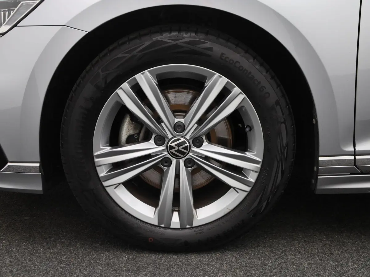 1.5 TSI R-Line Business + | Wordt Verwacht | Automaat | Apple Carplay / Android Auto | Panoramadak | Achteruitrijcamera | Parkeersensoren | Stoelverwarming |