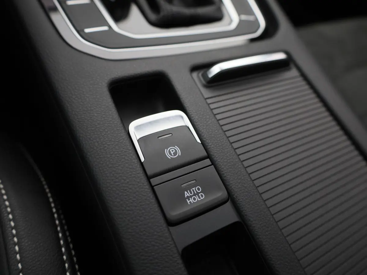 1.5 TSI R-Line Business + | Wordt Verwacht | Automaat | Apple Carplay / Android Auto | Panoramadak | Achteruitrijcamera | Parkeersensoren | Stoelverwarming |