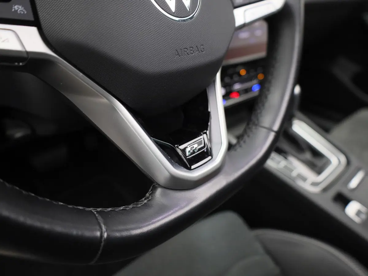 1.5 TSI R-Line Business + | Wordt Verwacht | Automaat | Apple Carplay / Android Auto | Panoramadak | Achteruitrijcamera | Parkeersensoren | Stoelverwarming |