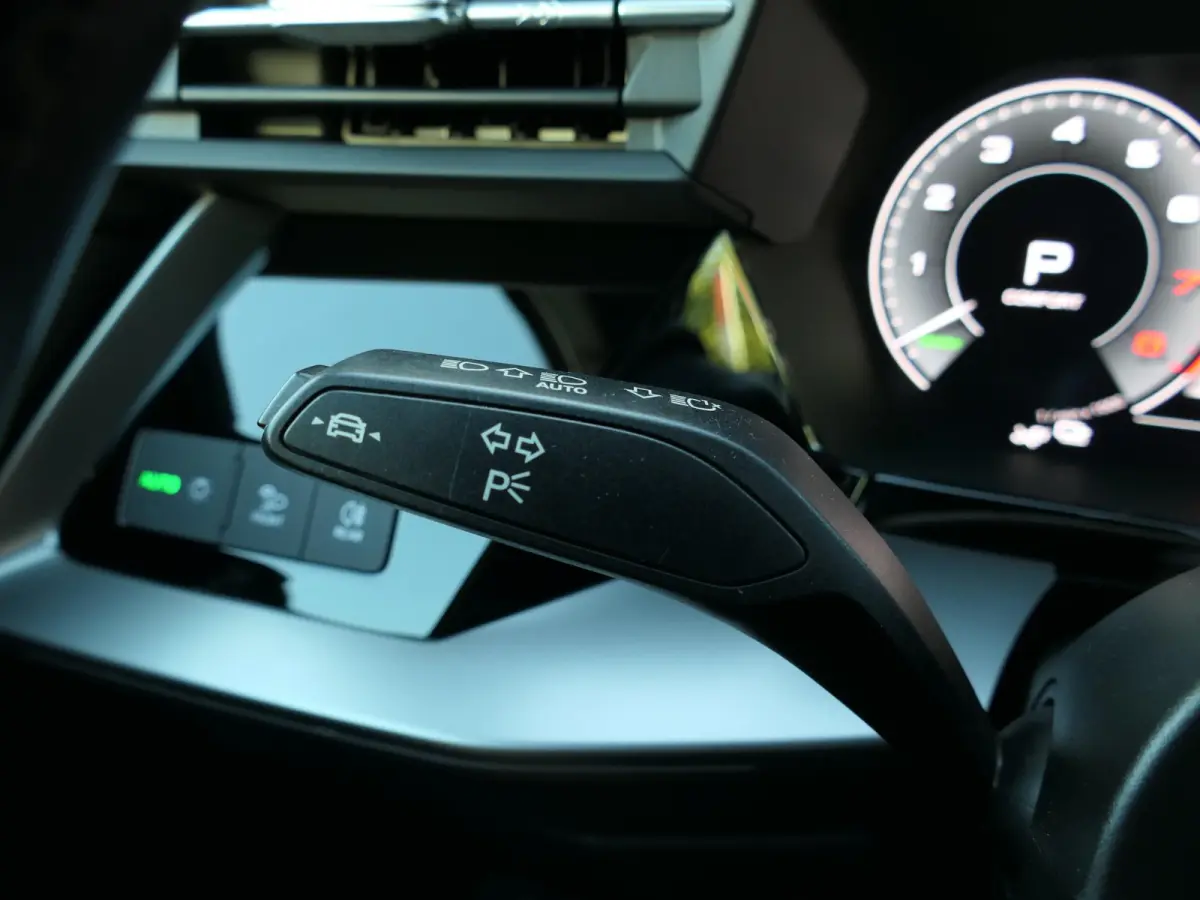 40 TFSI e S-Line | Black optic | Full Maxton Design | Bang & Olufsen | Alcantara-/lederen sportstoelen | Maxtrix LED | Draadloos Apple-/Android Carplay | Elektrische achterklep |  Sportstuur