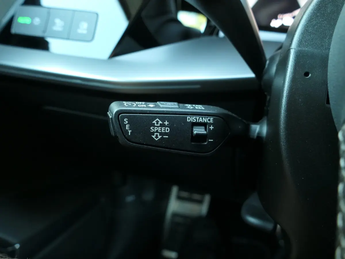 40 TFSI e S-Line | Black optic | Full Maxton Design | Bang & Olufsen | Alcantara-/lederen sportstoelen | Maxtrix LED | Draadloos Apple-/Android Carplay | Elektrische achterklep |  Sportstuur