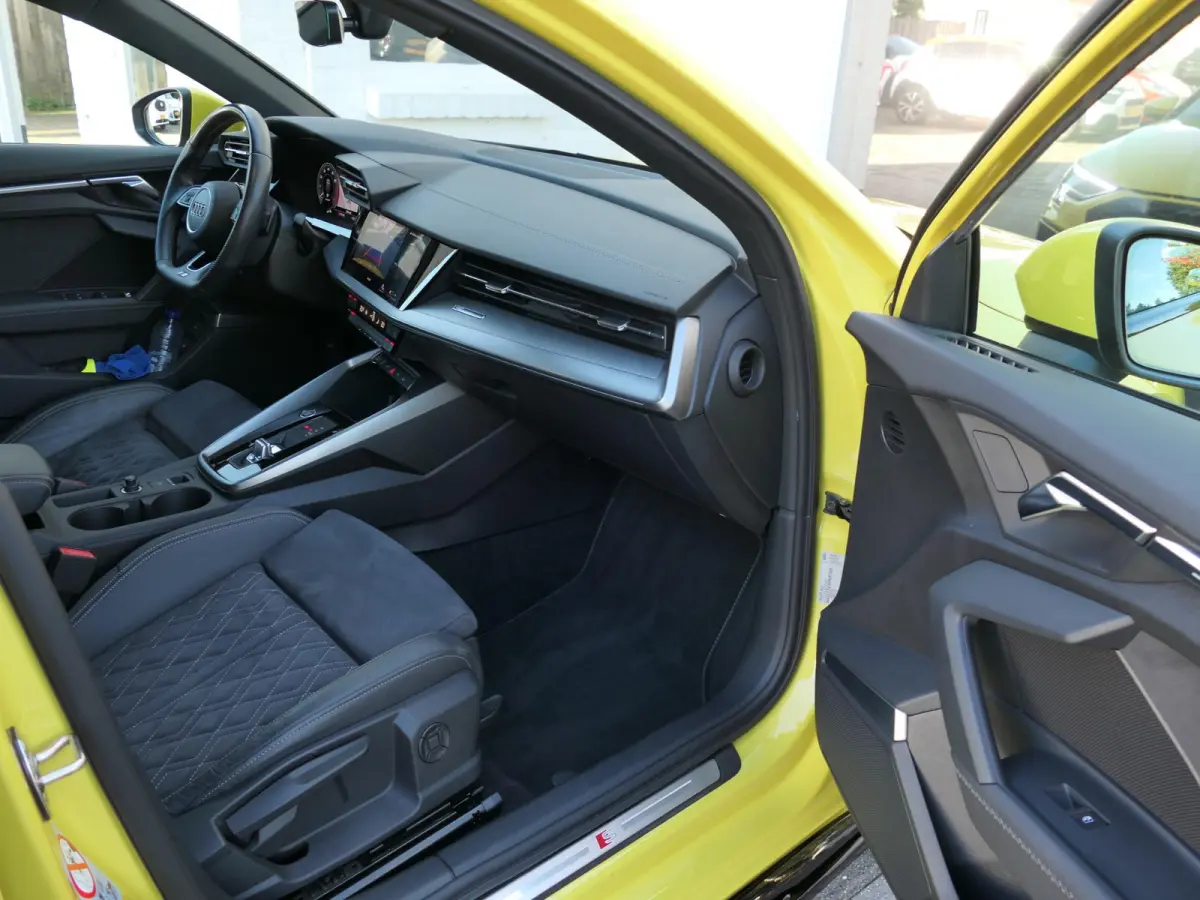 40 TFSI e S-Line | Black optic | Full Maxton Design | Bang & Olufsen | Alcantara-/lederen sportstoelen | Maxtrix LED | Draadloos Apple-/Android Carplay | Elektrische achterklep |  Sportstuur