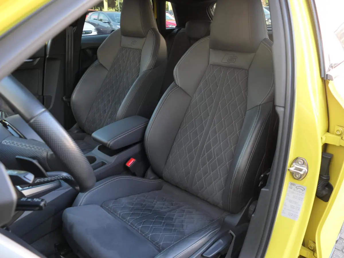 40 TFSI e S-Line | Black optic | Full Maxton Design | Bang & Olufsen | Alcantara-/lederen sportstoelen | Maxtrix LED | Draadloos Apple-/Android Carplay | Elektrische achterklep |  Sportstuur