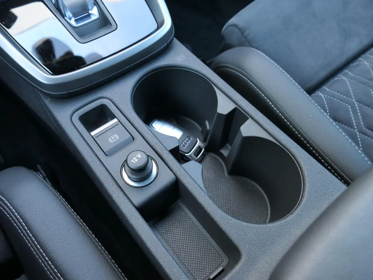 40 TFSI e S-Line | Black optic | Full Maxton Design | Bang & Olufsen | Alcantara-/lederen sportstoelen | Maxtrix LED | Draadloos Apple-/Android Carplay | Elektrische achterklep |  Sportstuur