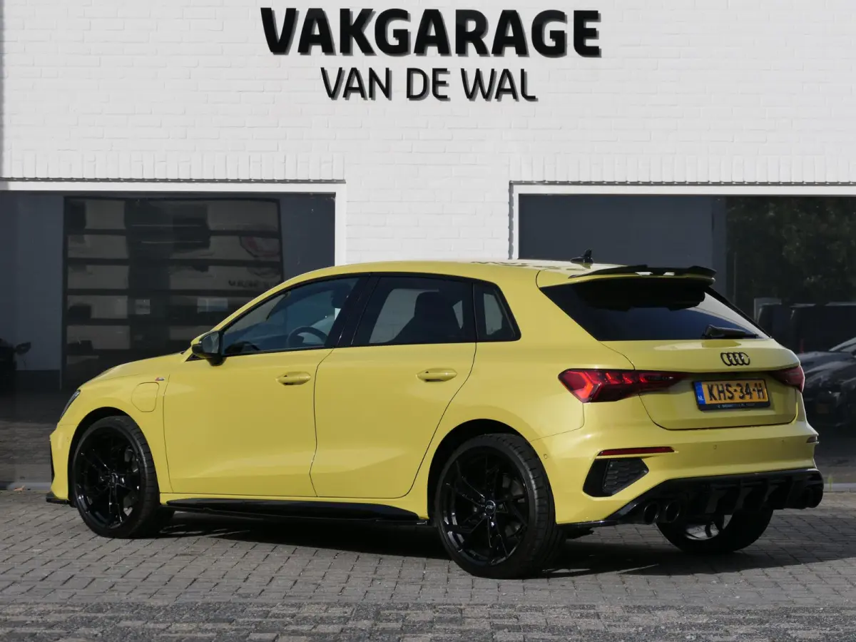 40 TFSI e S-Line | Black optic | Full Maxton Design | Bang & Olufsen | Alcantara-/lederen sportstoelen | Maxtrix LED | Draadloos Apple-/Android Carplay | Elektrische achterklep |  Sportstuur