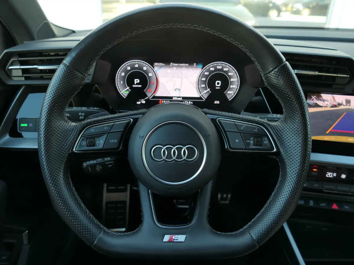 40 TFSI e S-Line | Black optic | Full Maxton Design | Bang & Olufsen | Alcantara-/lederen sportstoelen | Maxtrix LED | Draadloos Apple-/Android Carplay | Elektrische achterklep |  Sportstuur