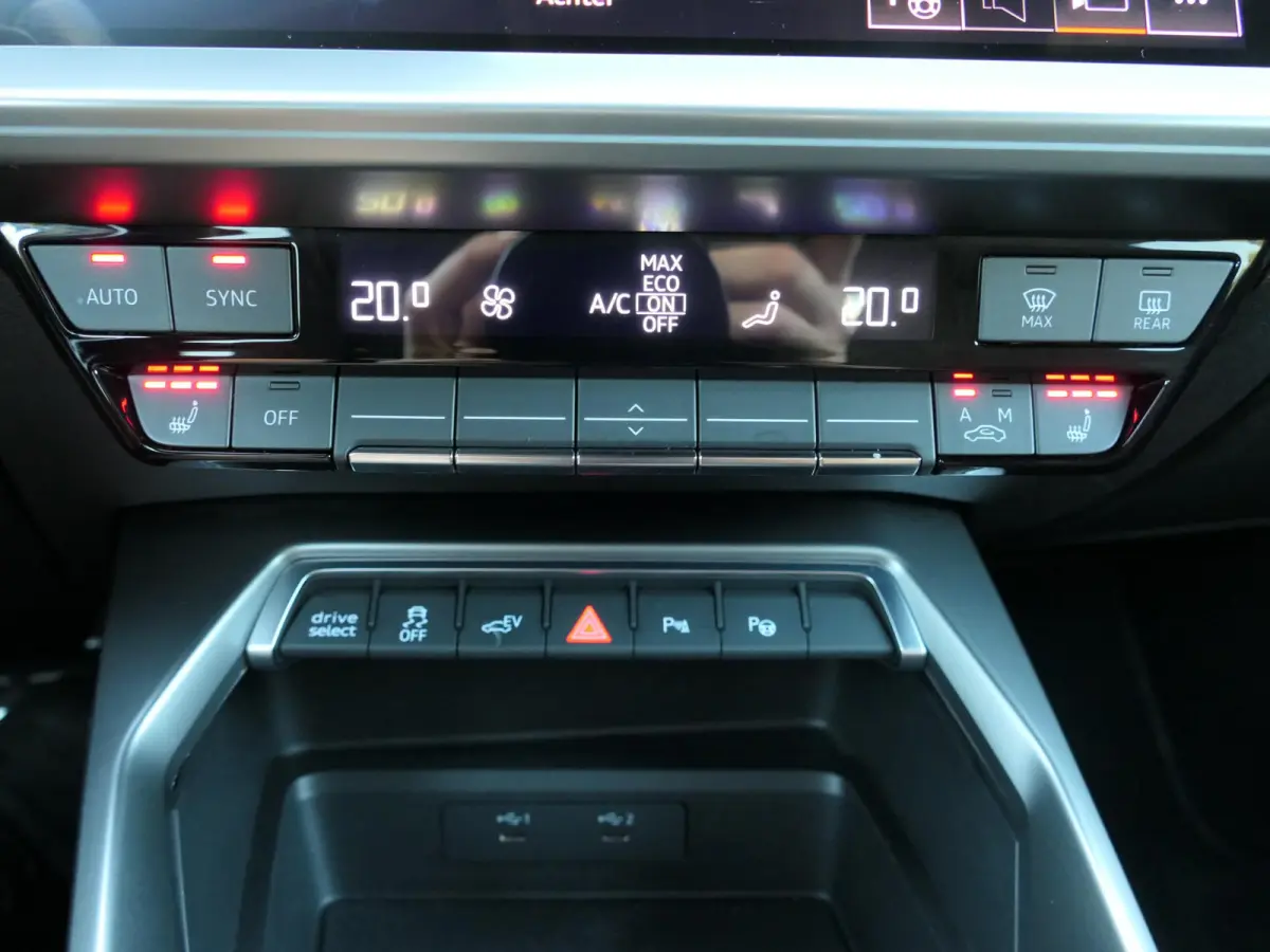 40 TFSI e S-Line | Black optic | Full Maxton Design | Bang & Olufsen | Alcantara-/lederen sportstoelen | Maxtrix LED | Draadloos Apple-/Android Carplay | Elektrische achterklep |  Sportstuur