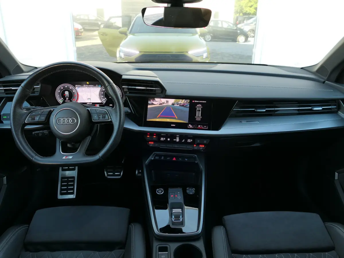 40 TFSI e S-Line | Black optic | Full Maxton Design | Bang & Olufsen | Alcantara-/lederen sportstoelen | Maxtrix LED | Draadloos Apple-/Android Carplay | Elektrische achterklep |  Sportstuur