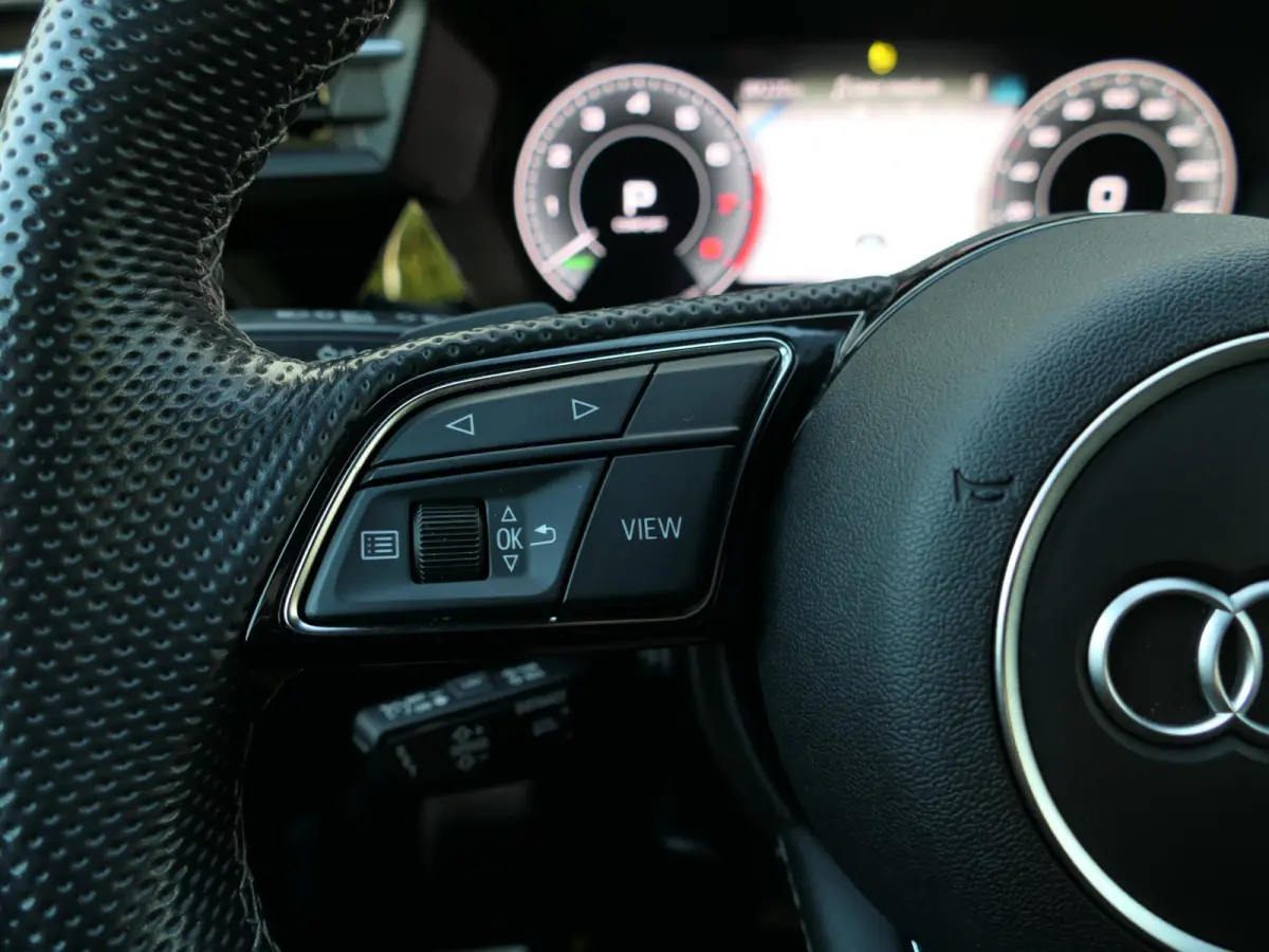 40 TFSI e S-Line | Black optic | Full Maxton Design | Bang & Olufsen | Alcantara-/lederen sportstoelen | Maxtrix LED | Draadloos Apple-/Android Carplay | Elektrische achterklep |  Sportstuur