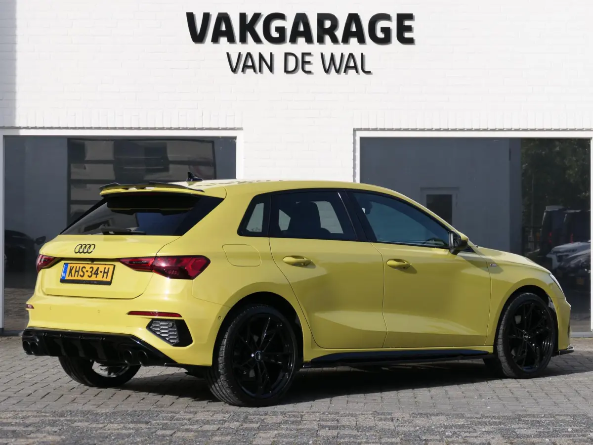 40 TFSI e S-Line | Black optic | Full Maxton Design | Bang & Olufsen | Alcantara-/lederen sportstoelen | Maxtrix LED | Draadloos Apple-/Android Carplay | Elektrische achterklep |  Sportstuur