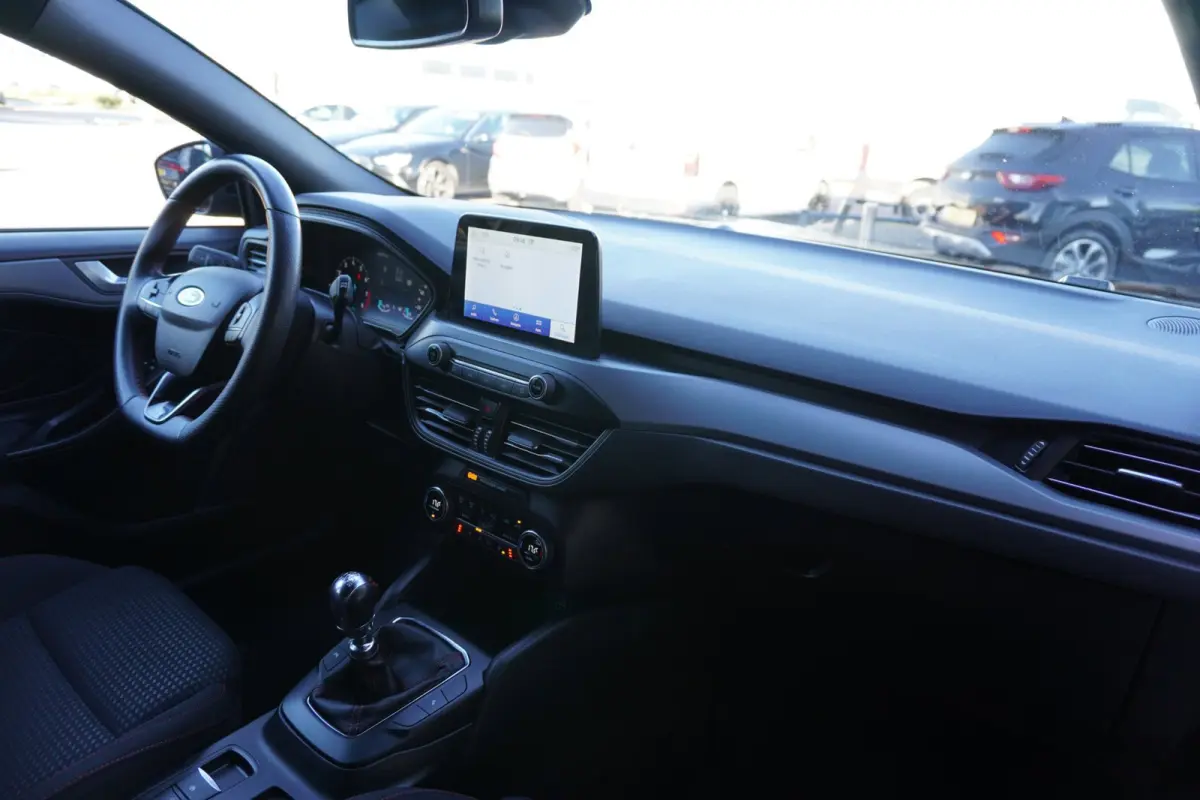 1.0 EcoBoost Hybrid ST Line Style | Airco | Navigatie | Carplay | Elek. pakket | 2022 | Inruil mogelijk