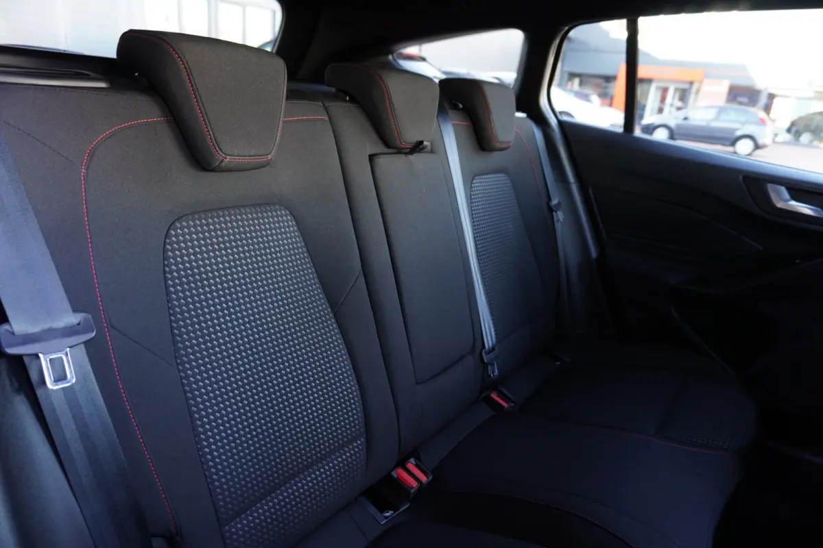 1.0 EcoBoost Hybrid ST Line Style | Airco | Navigatie | Carplay | Elek. pakket | 2022 | Inruil mogelijk