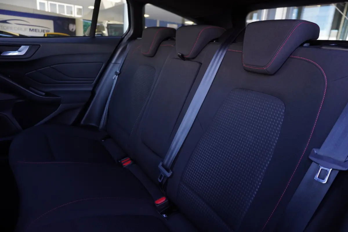 1.0 EcoBoost Hybrid ST Line Style | Airco | Navigatie | Carplay | Elek. pakket | 2022 | Inruil mogelijk
