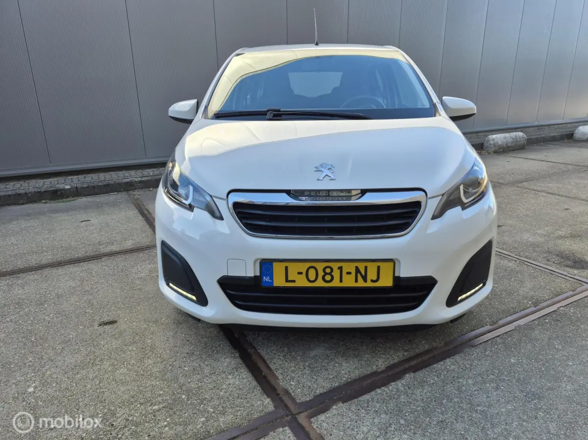 1.0 e-VTi Carplay / Camera / Airco / NAP!