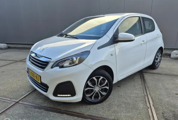 1.0 e-VTi Carplay / Camera / Airco / NAP!