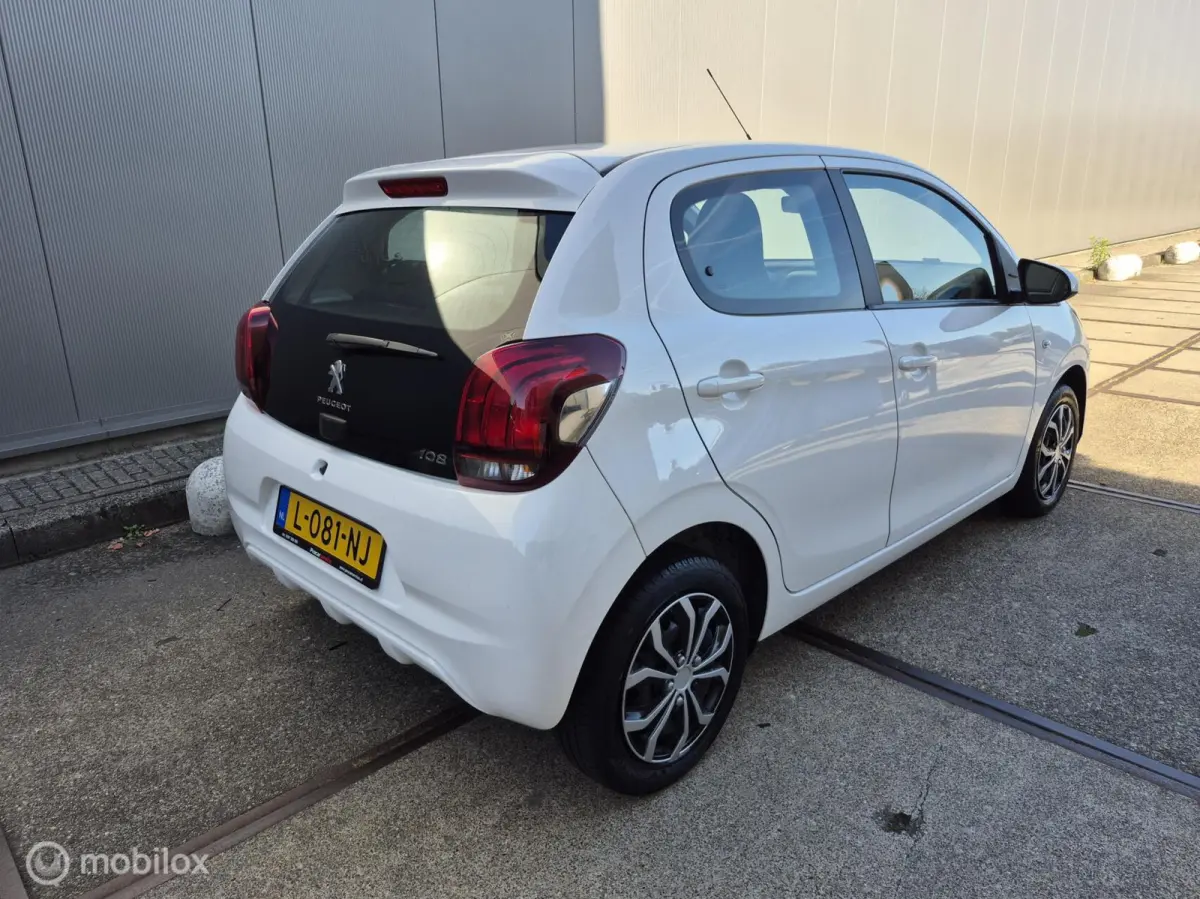 1.0 e-VTi Carplay / Camera / Airco / NAP!