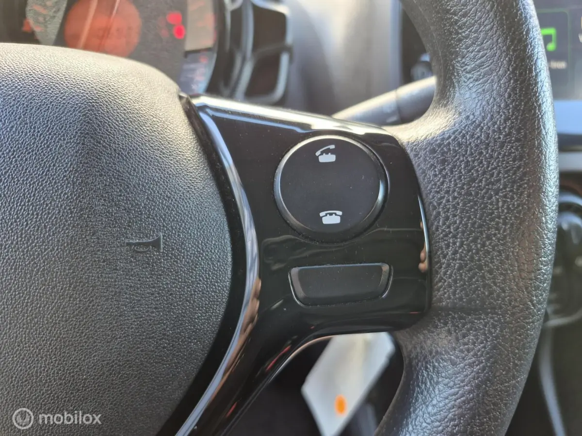 1.0 e-VTi Carplay / Camera / Airco / NAP!