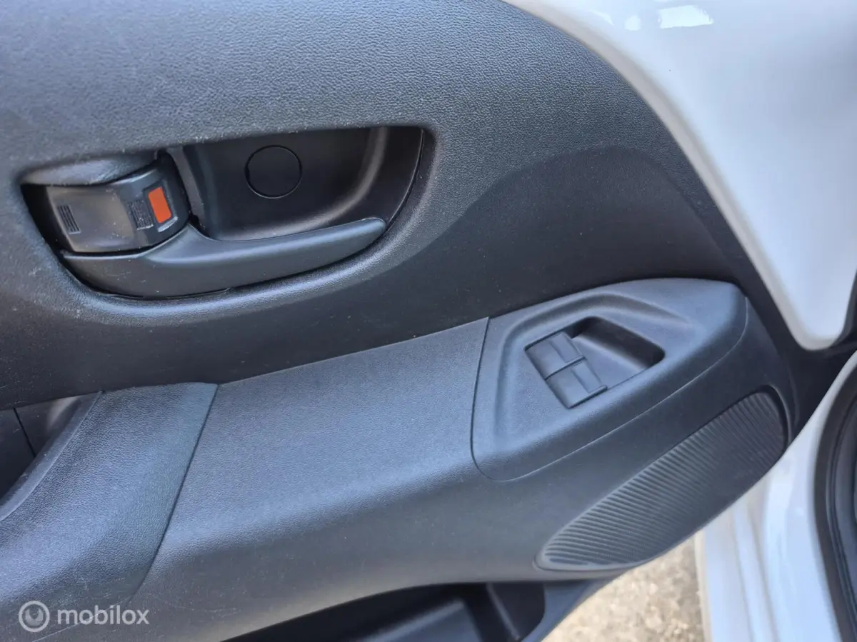 1.0 e-VTi Carplay / Camera / Airco / NAP!