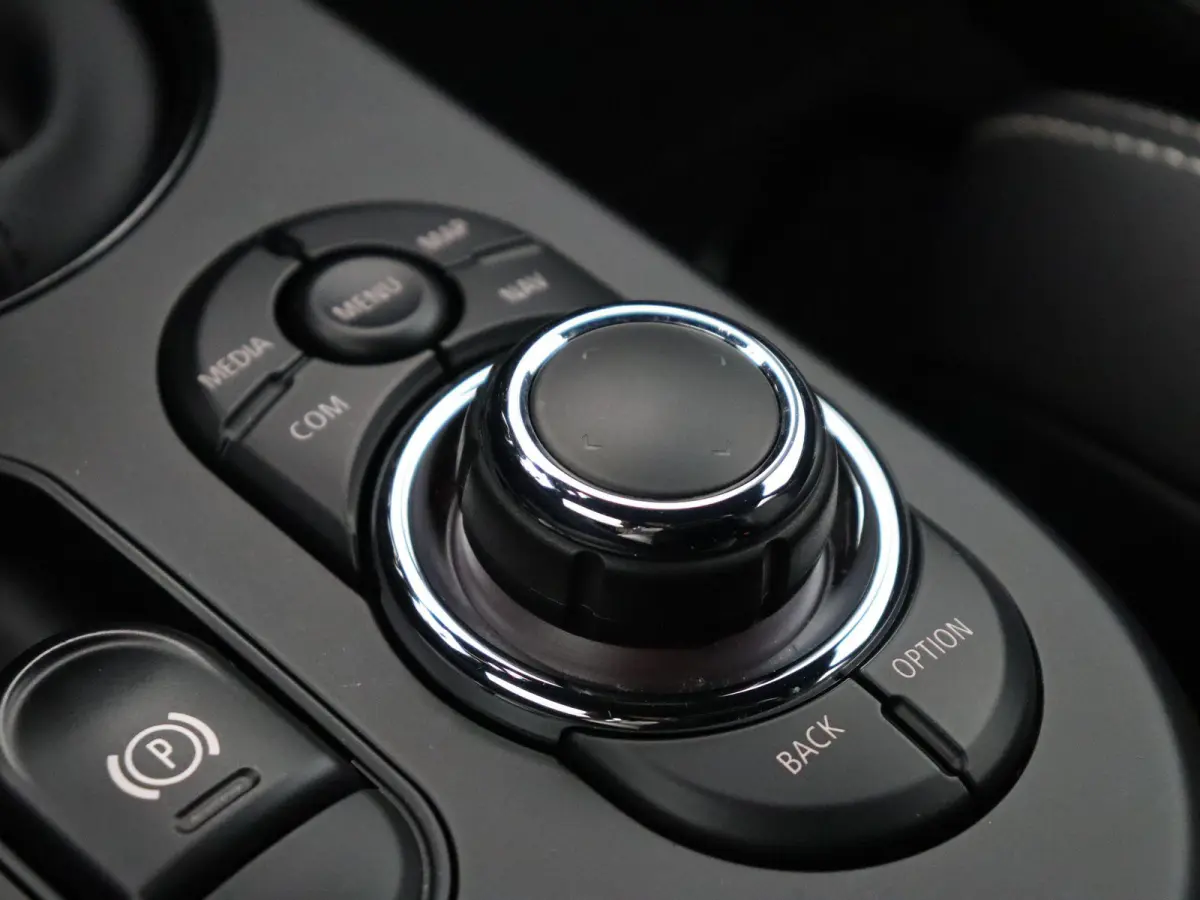 Business Edition 33 kWh | Sportstoel |  Stoelverwarming | Driving Assistant Plus | Achteruitrijcamera |