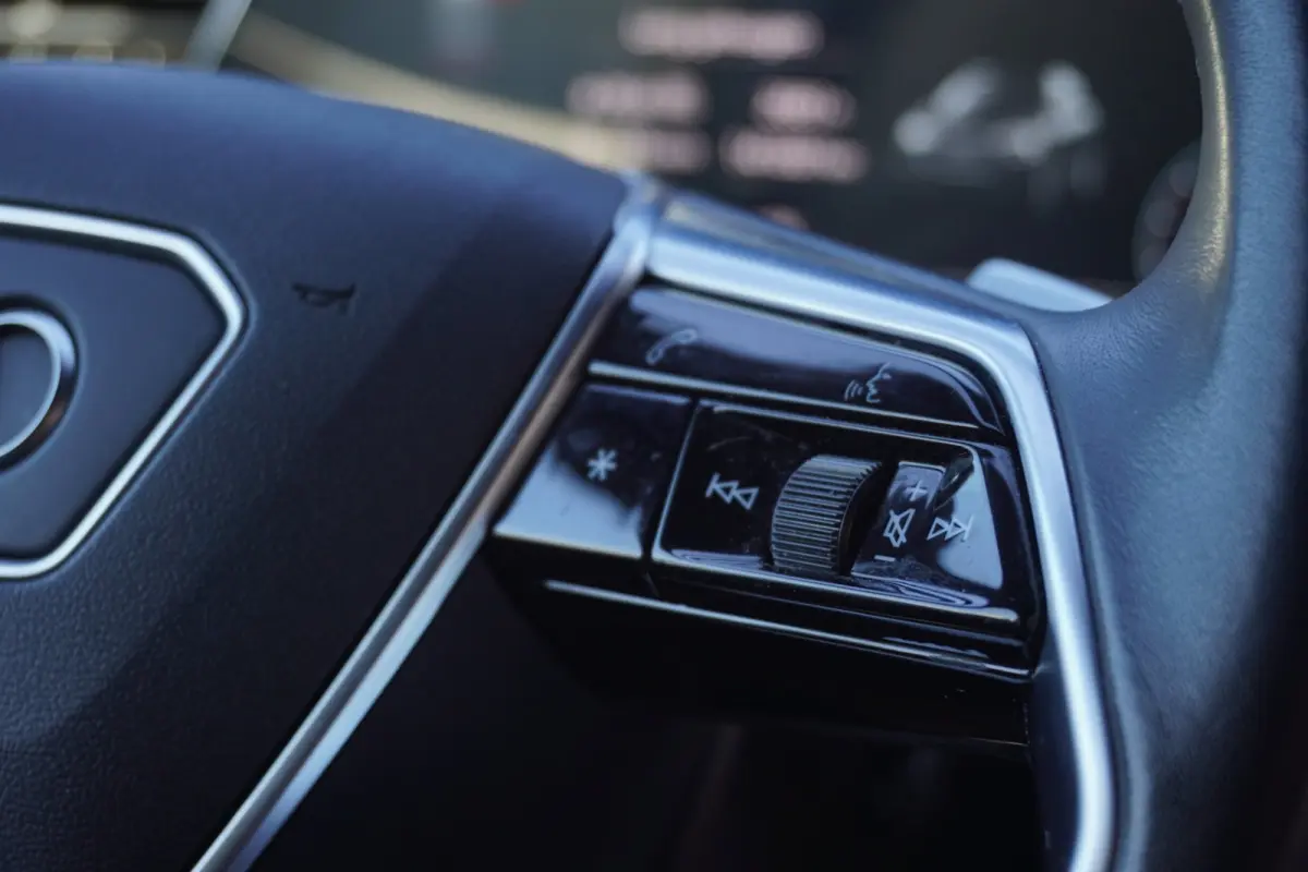 55 quattro Advanced edition Plus 95 kWh Automaat | Airco | Trekhaak | Luchtvering | Vol opties | Dealerauto | Inruil