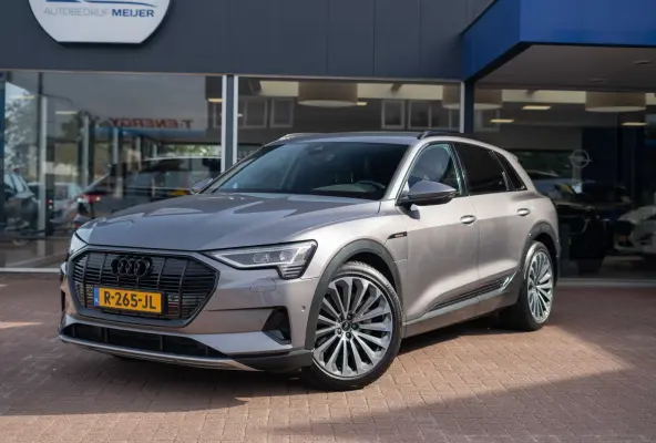 55 quattro Advanced edition Plus 95 kWh Automaat | Airco | Trekhaak | Luchtvering | Vol opties | Dealerauto | Inruil