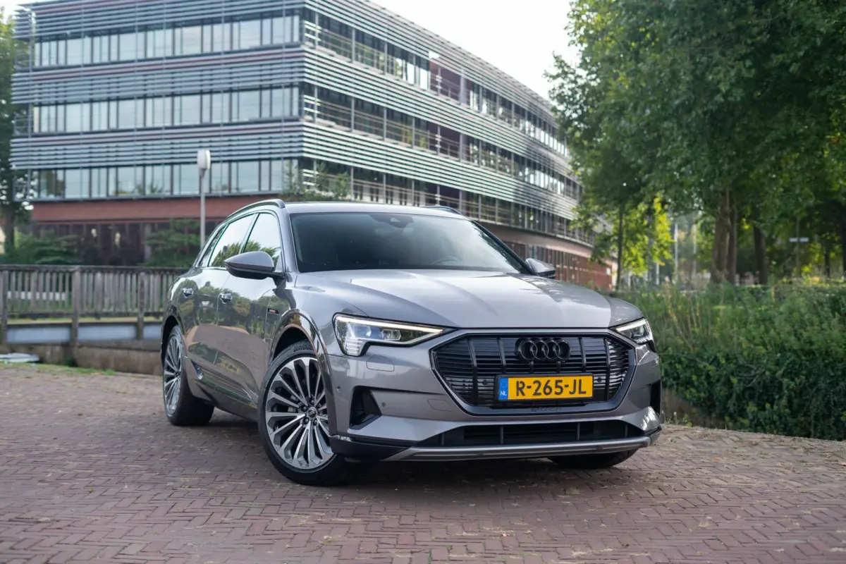 55 quattro Advanced edition Plus 95 kWh Automaat | Airco | Trekhaak | Luchtvering | Vol opties | Dealerauto | Inruil