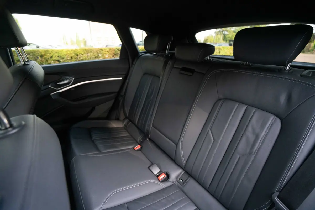 55 quattro Advanced edition Plus 95 kWh Automaat | Airco | Trekhaak | Luchtvering | Vol opties | Dealerauto | Inruil