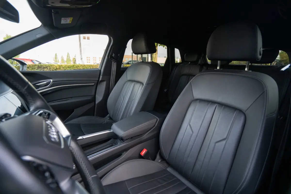 55 quattro Advanced edition Plus 95 kWh Automaat | Airco | Trekhaak | Luchtvering | Vol opties | Dealerauto | Inruil