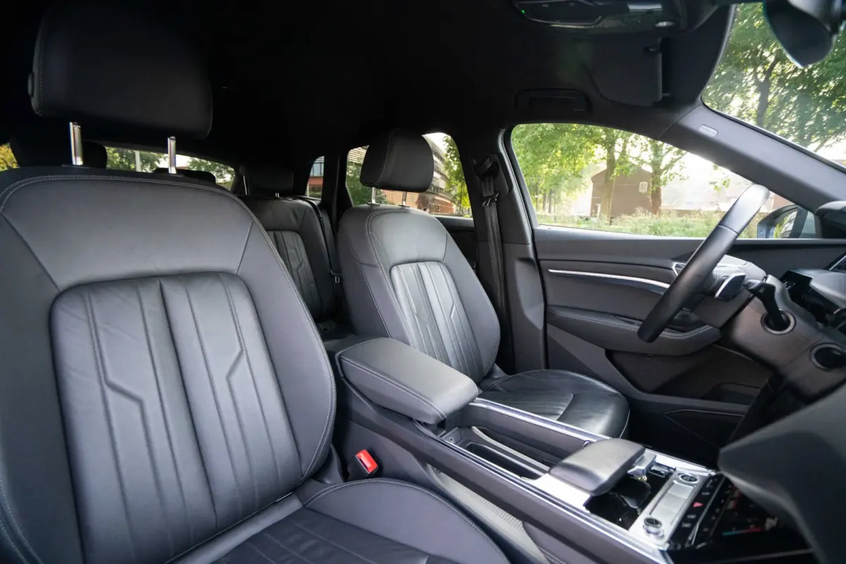 55 quattro Advanced edition Plus 95 kWh Automaat | Airco | Trekhaak | Luchtvering | Vol opties | Dealerauto | Inruil