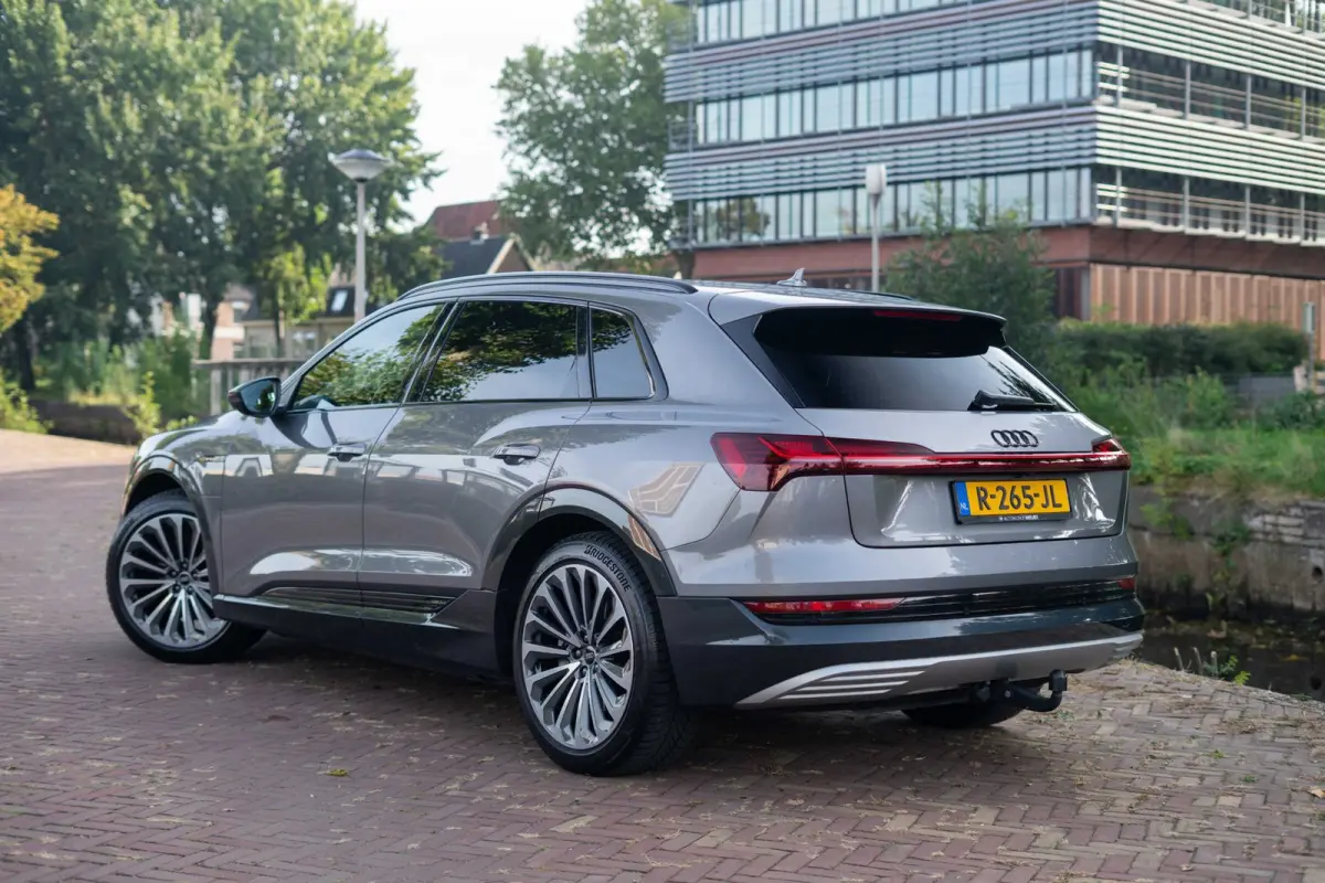 55 quattro Advanced edition Plus 95 kWh Automaat | Airco | Trekhaak | Luchtvering | Vol opties | Dealerauto | Inruil