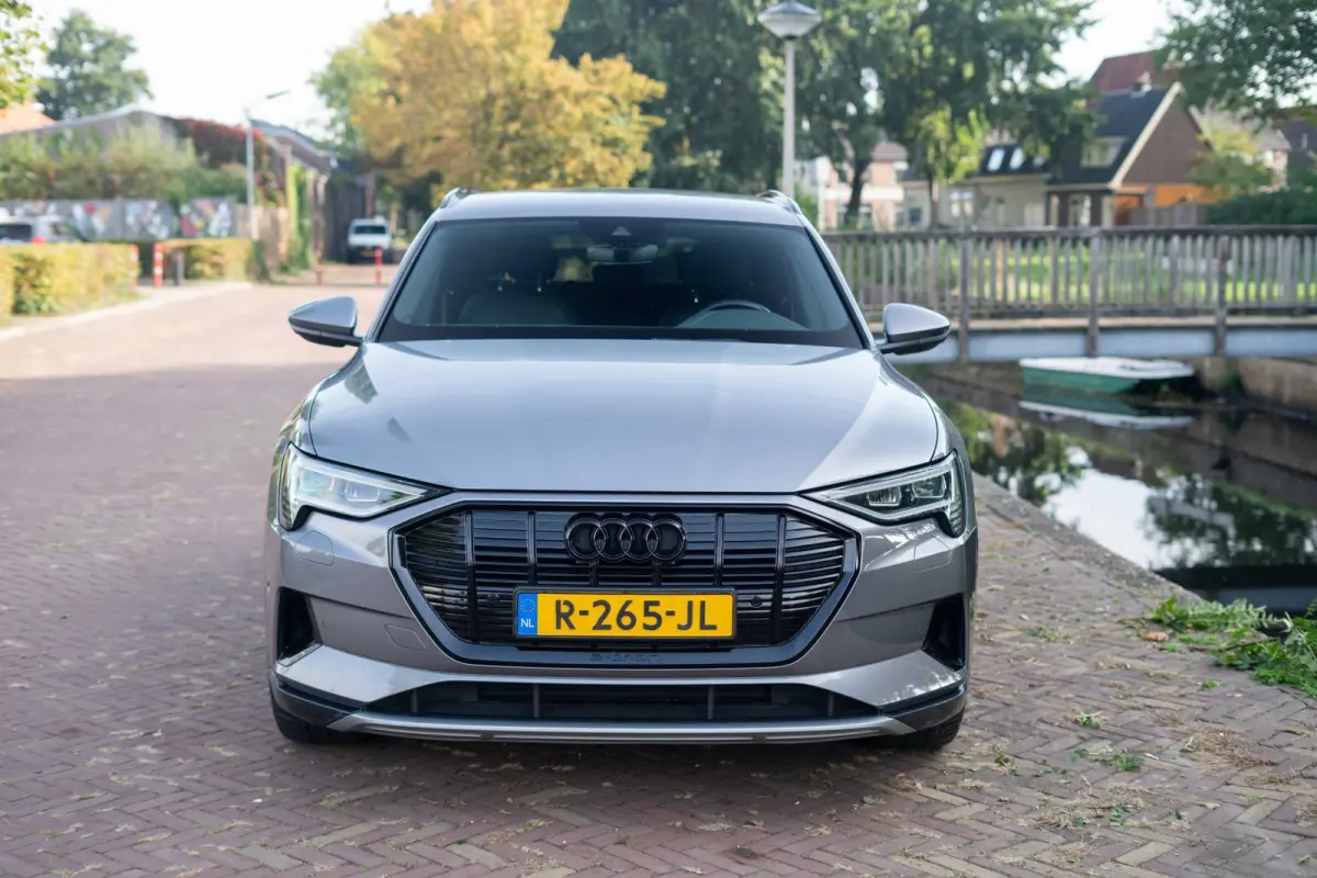 55 quattro Advanced edition Plus 95 kWh Automaat | Airco | Trekhaak | Luchtvering | Vol opties | Dealerauto | Inruil