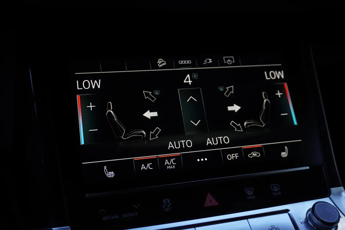 55 quattro Advanced edition Plus 95 kWh Automaat | Airco | Trekhaak | Luchtvering | Vol opties | Dealerauto | Inruil