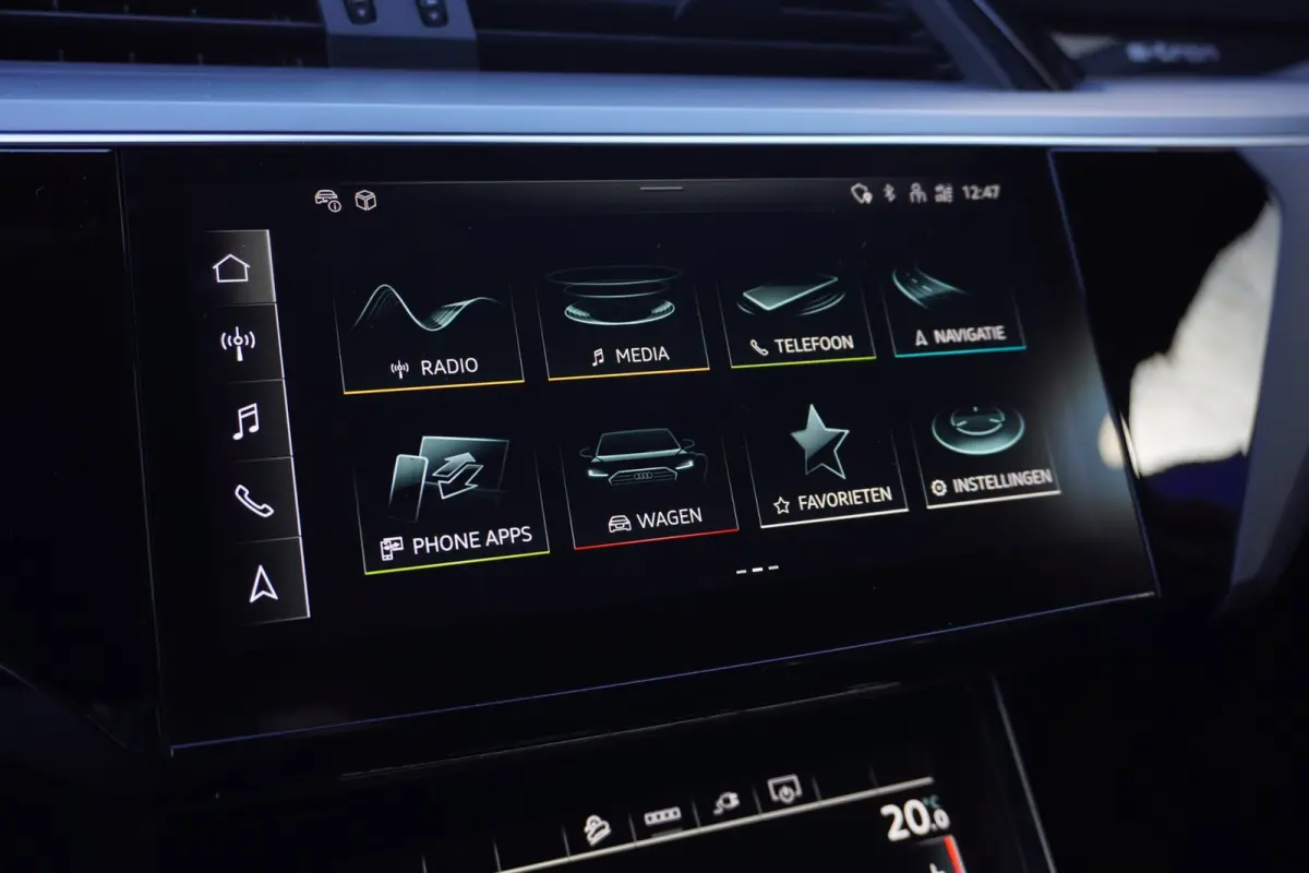 55 quattro Advanced edition Plus 95 kWh Automaat | Airco | Trekhaak | Luchtvering | Vol opties | Dealerauto | Inruil