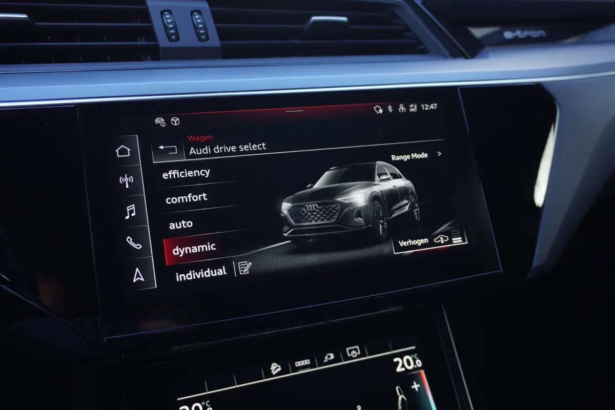 55 quattro Advanced edition Plus 95 kWh Automaat | Airco | Trekhaak | Luchtvering | Vol opties | Dealerauto | Inruil