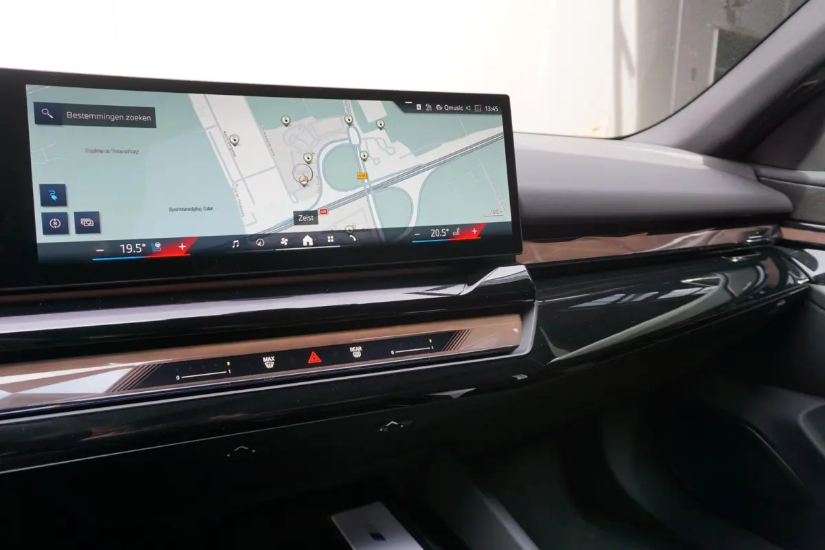 eDrive40 | M Sportpakket Pro | Harman Kardon | Driving Assistant Plus | Comfortstoelen met stoelventilatie
