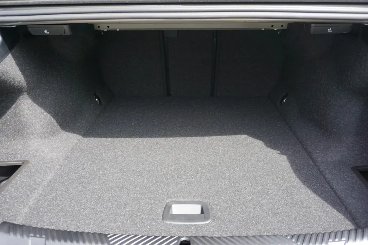eDrive40 | M Sportpakket Pro | Harman Kardon | Driving Assistant Plus | Comfortstoelen met stoelventilatie