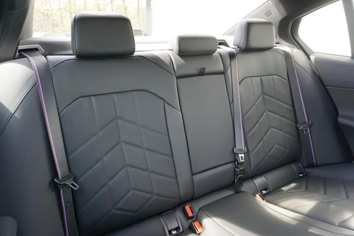 eDrive40 | M Sportpakket Pro | Harman Kardon | Driving Assistant Plus | Comfortstoelen met stoelventilatie