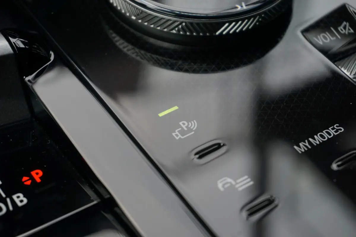 eDrive40 | M Sportpakket Pro | Harman Kardon | Driving Assistant Plus | Comfortstoelen met stoelventilatie
