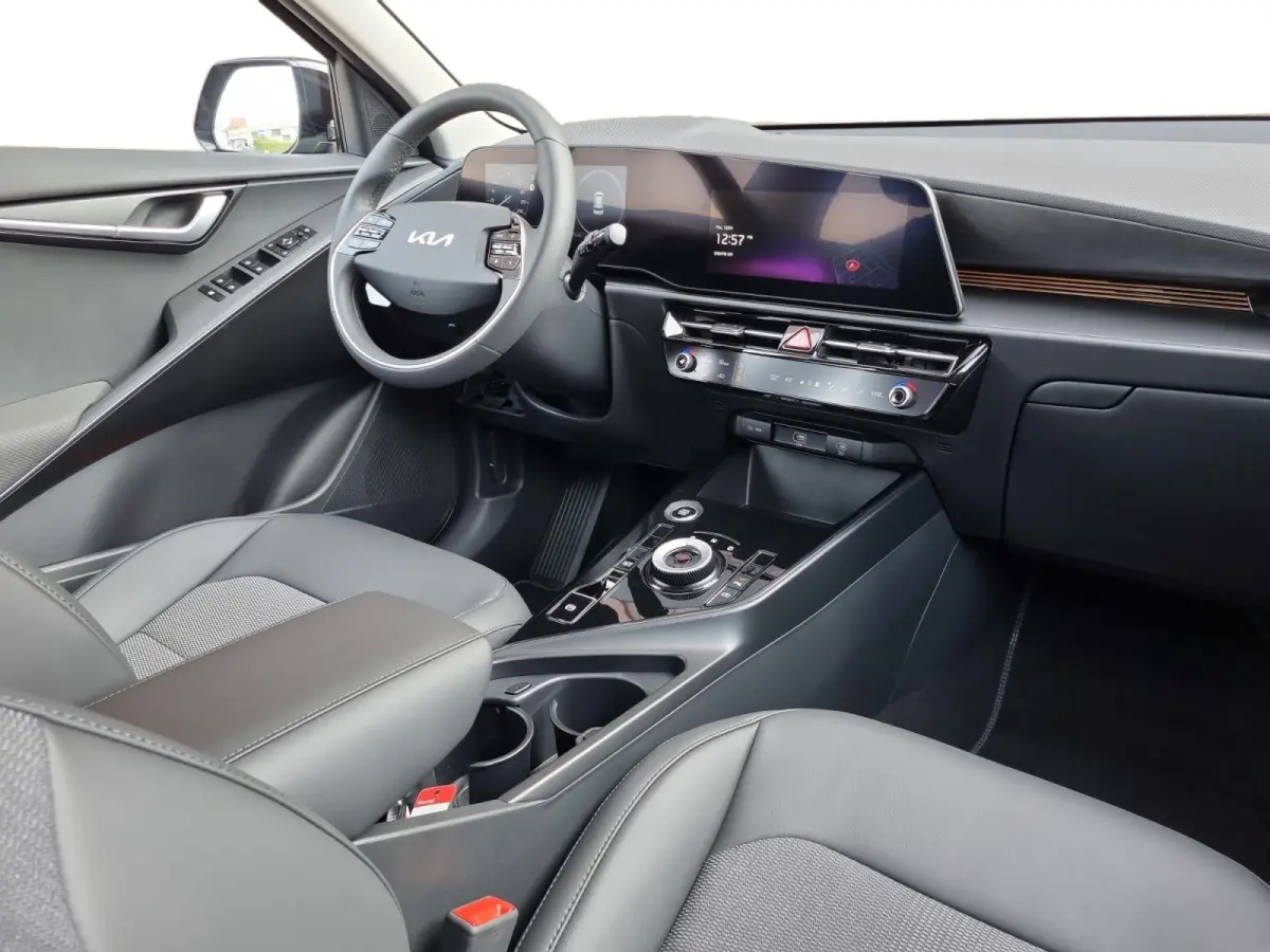 1.6 GDi Hybrid DynamicLine TOT 5000,- VOORRAADVOORDEEL - informeer naar de beschikbare modellen