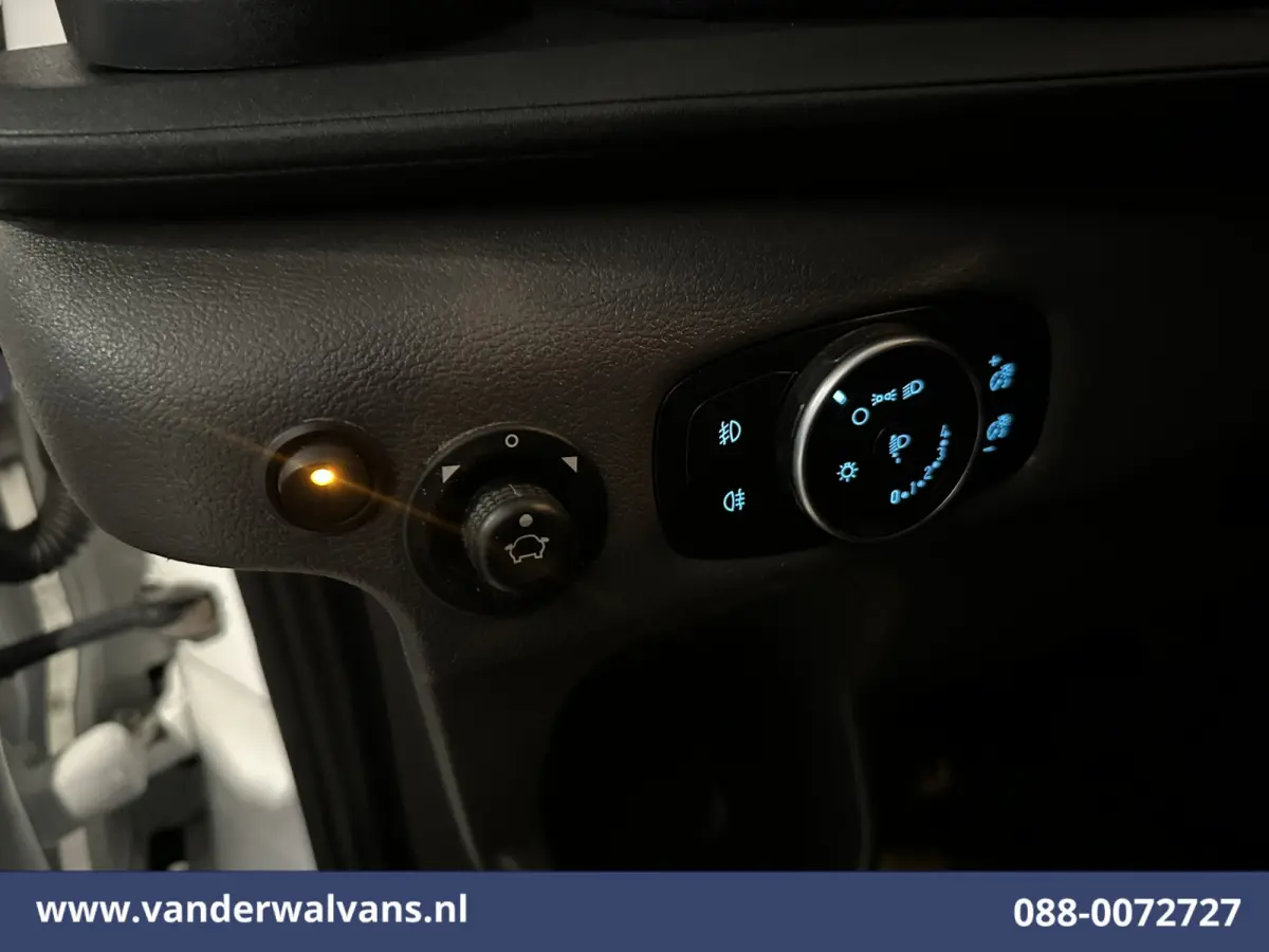 2.0 TDCI 131pk Bakwagen Laadklep Zijdeur Euro6 1001kg Laadvermogen Airco | Camera | Navigatie | Apple Carplay Android Auto, Cruisecontrol, Stoelverwarming