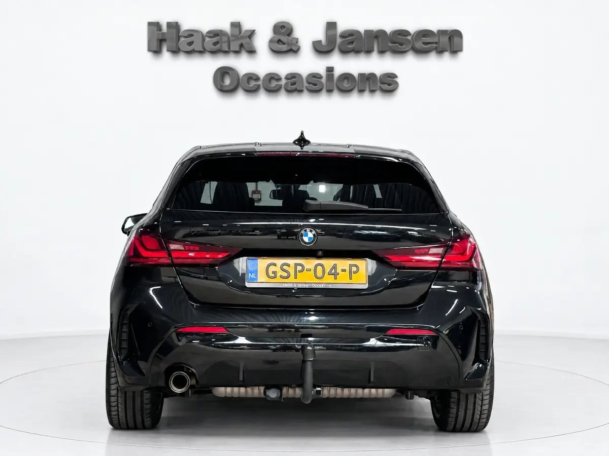 118i Executive - M sport - Trekhaak - Keyless - Leder