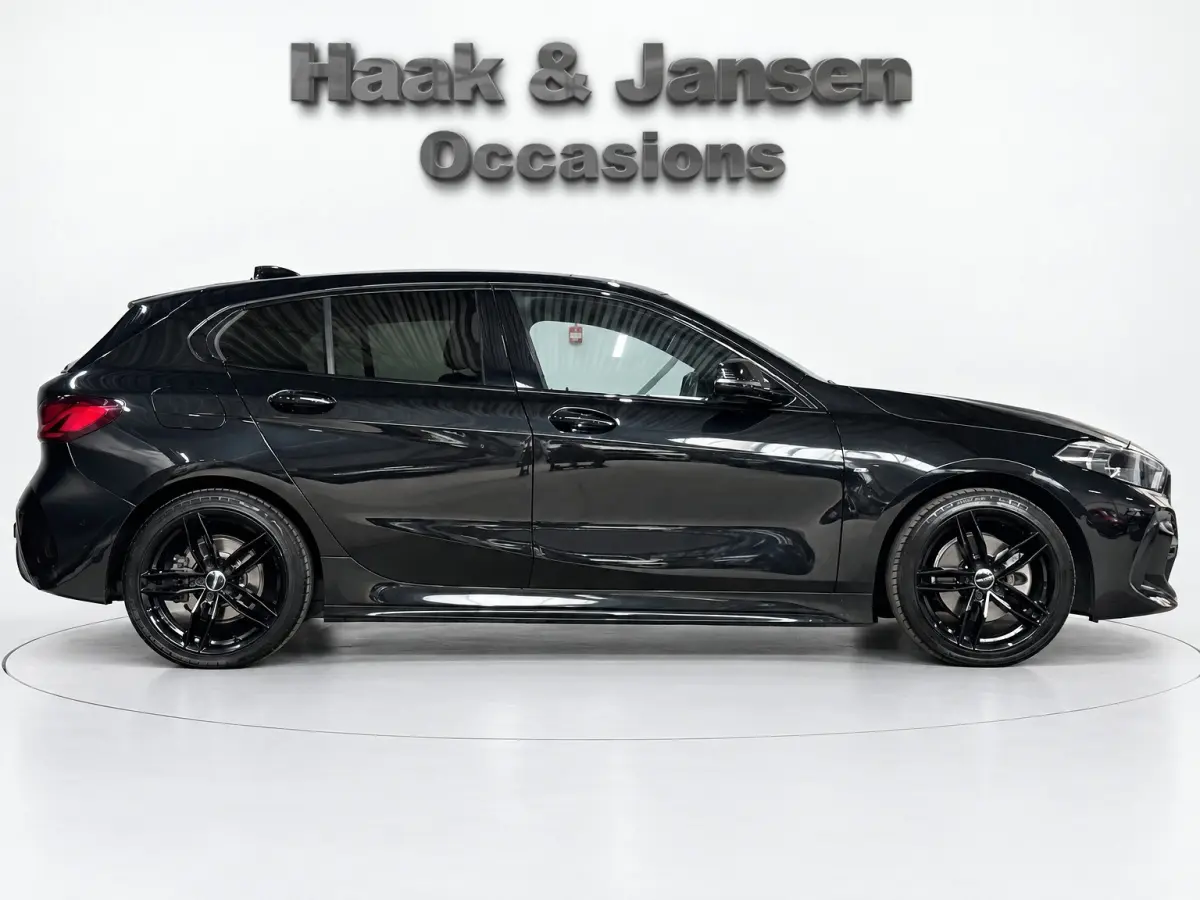 118i Executive - M sport - Trekhaak - Keyless - Leder
