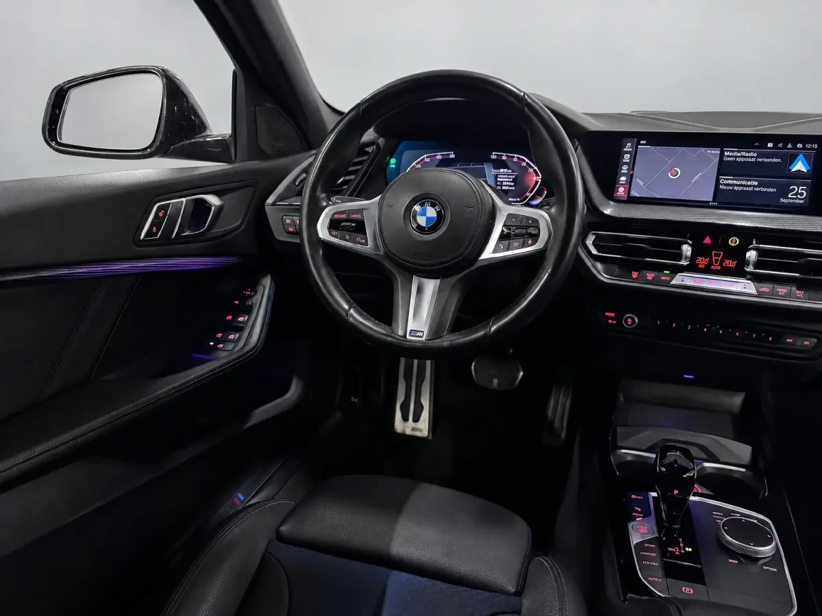 118i Executive - M sport - Trekhaak - Keyless - Leder