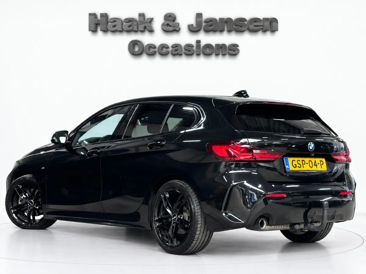 118i Executive - M sport - Trekhaak - Keyless - Leder
