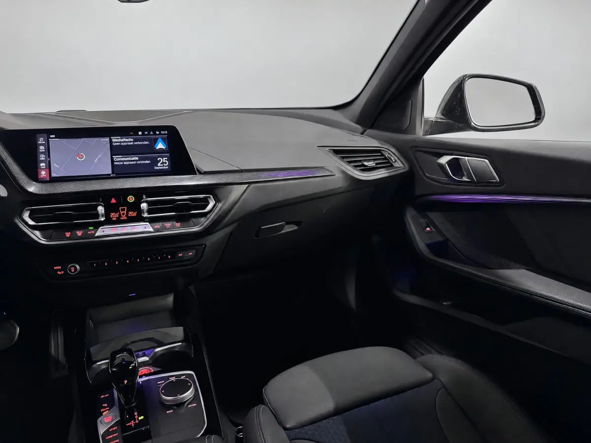 118i Executive - M sport - Trekhaak - Keyless - Leder